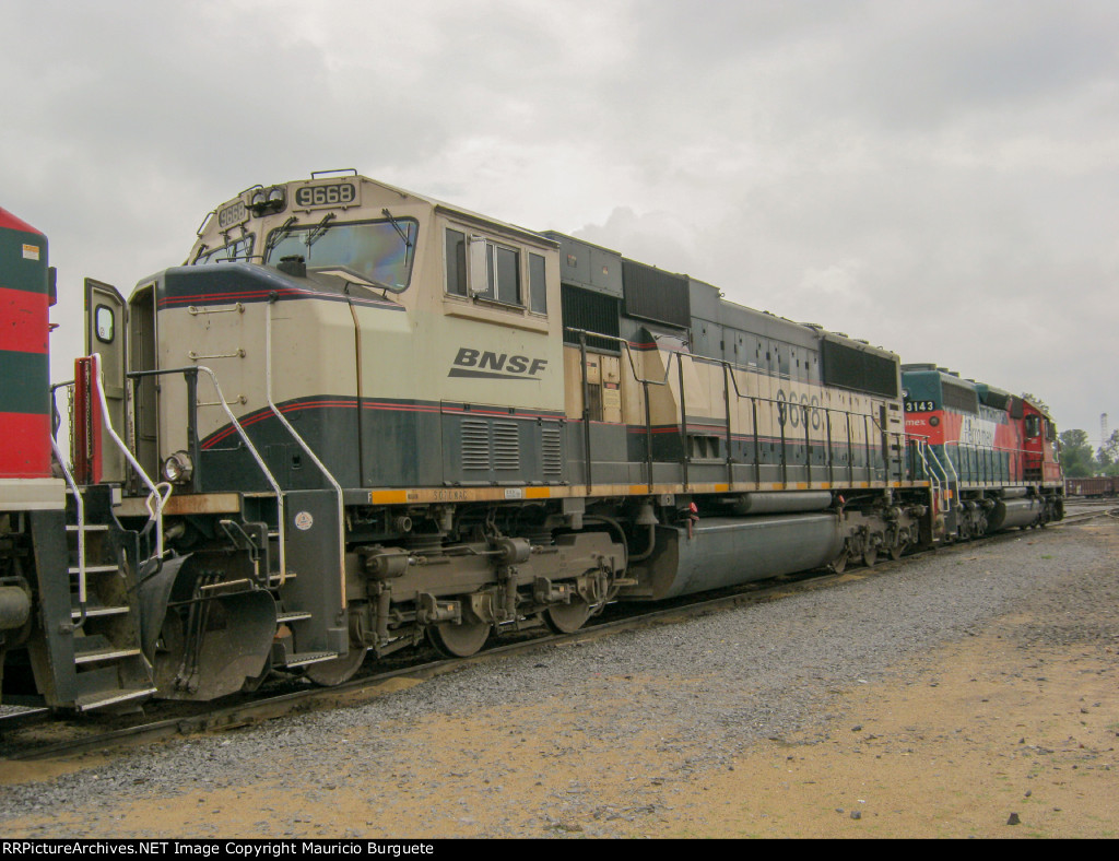 BNSF SD70MAC Executive Locomotive